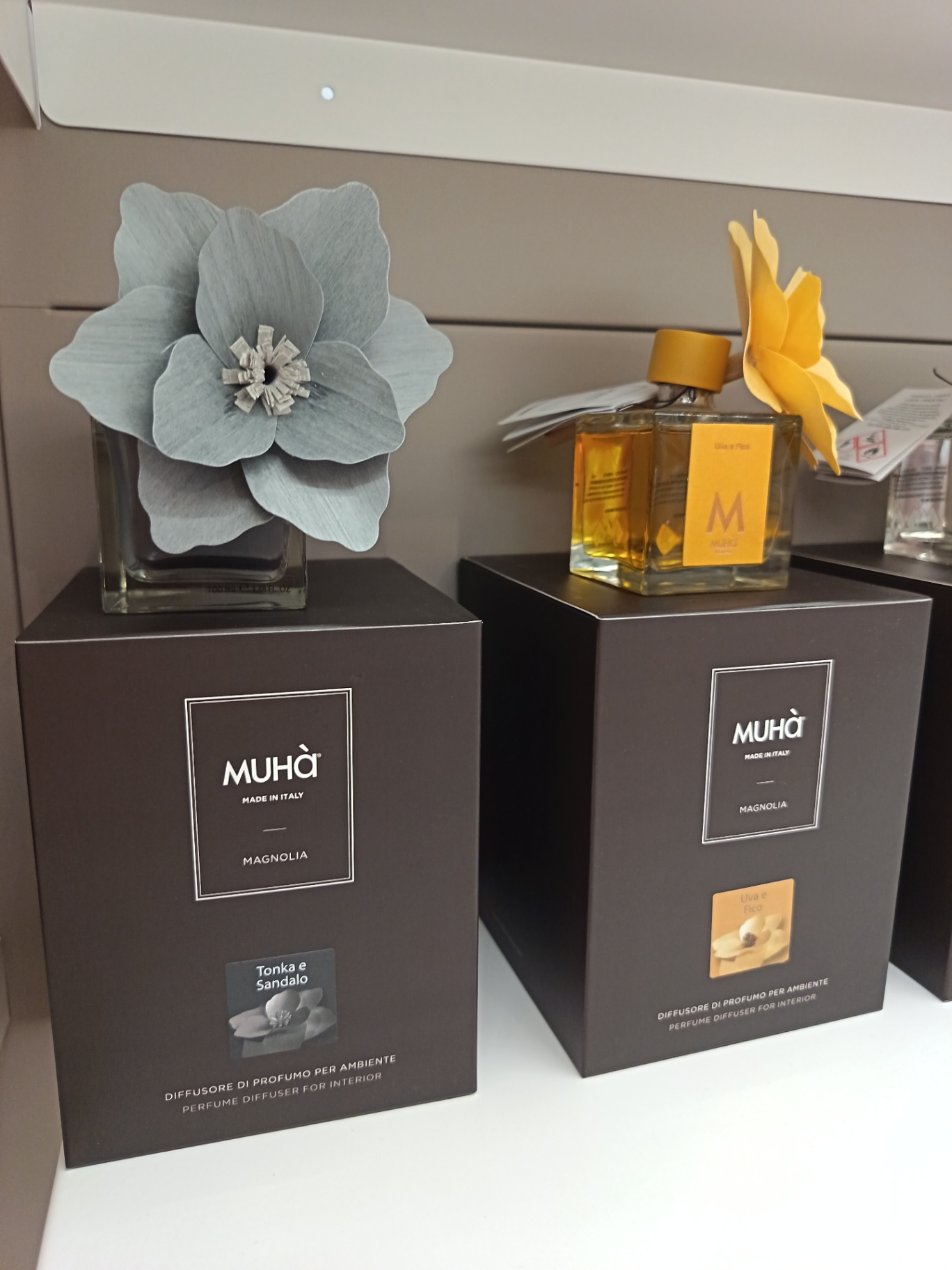 Profumatori ambiente con fiori decorativi